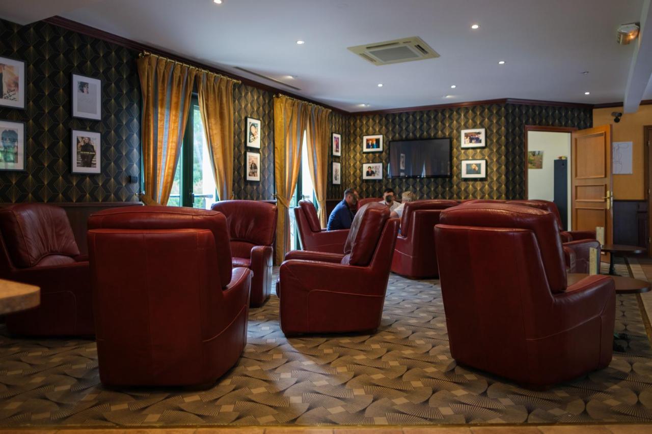 Logis Hotel - Restaurant Le Tulipier Vienne-le-Château Εξωτερικό φωτογραφία