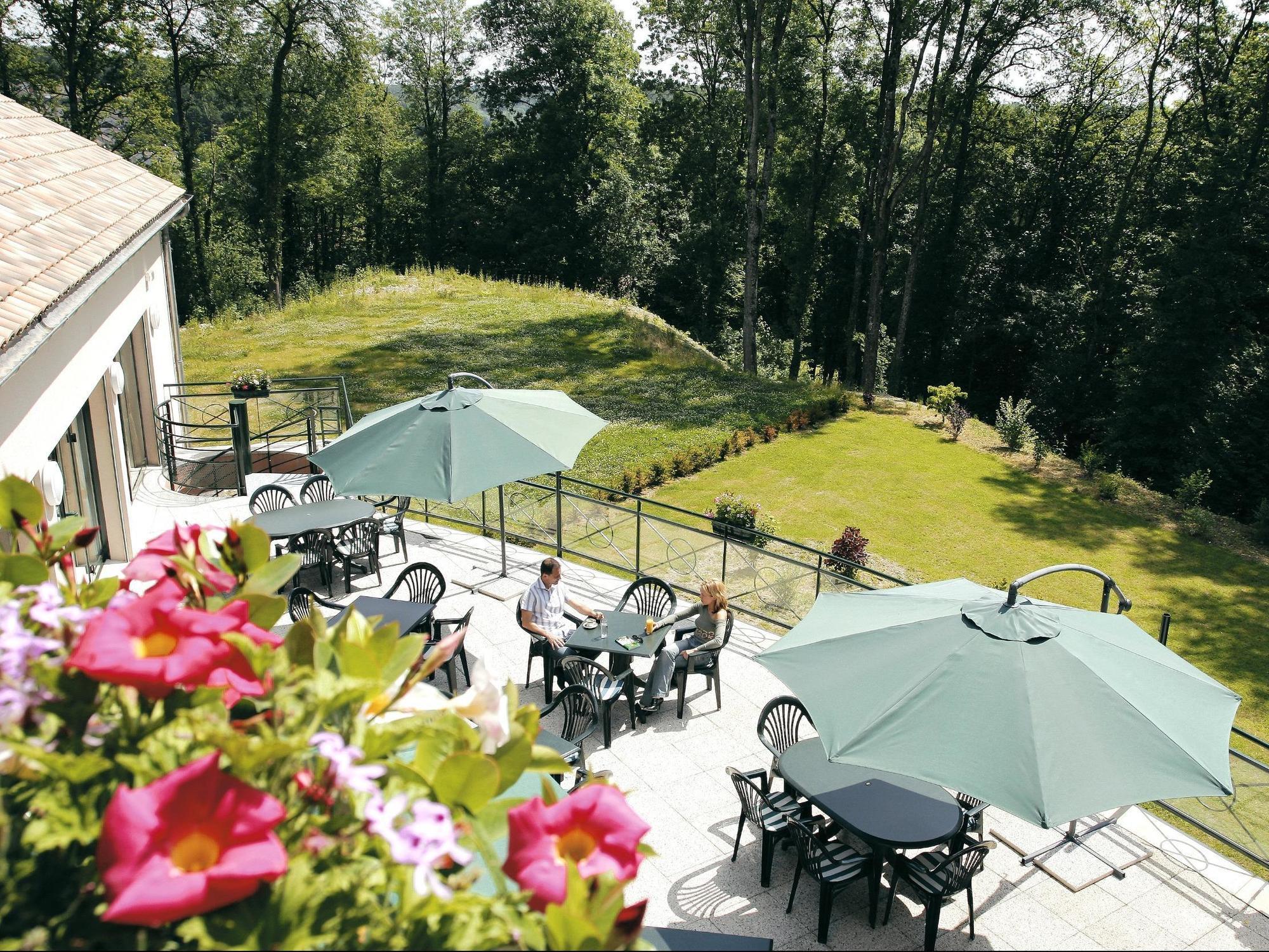 Logis Hotel - Restaurant Le Tulipier Vienne-le-Château Εξωτερικό φωτογραφία